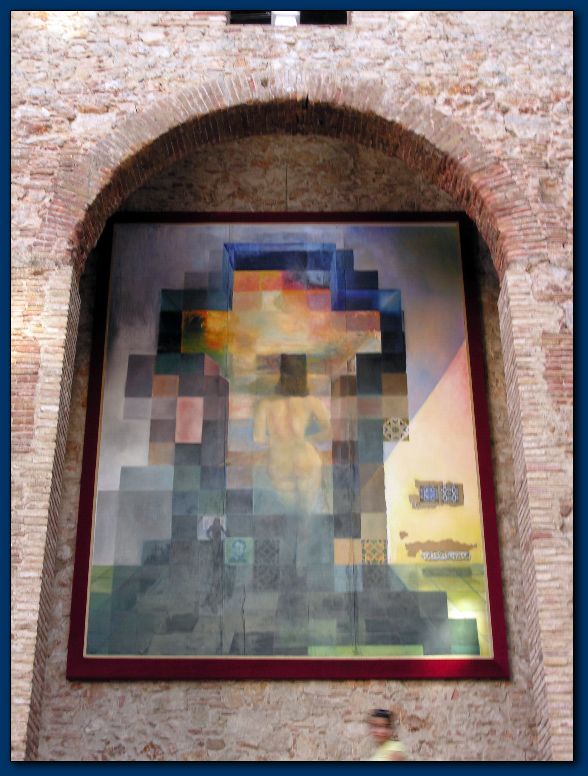 566x753 pixels (82K)